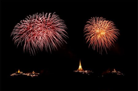 multiple fireworks over temple on the mountain against a black sky Photographie de stock - Aubaine LD & Abonnement, Code: 400-04357186