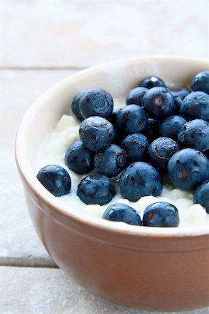 Fresh cottage cheese  with blueberries Fotografie stock - Microstock e Abbonamento, Codice: 400-04359025