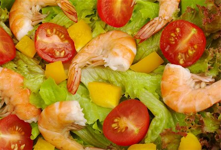 simsearch:400-04854606,k - Appetizer: King prawn salad with lettuce, yellow bell pepper, cherry tomato (Selective Focus) Foto de stock - Royalty-Free Super Valor e Assinatura, Número: 400-04359310