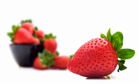 simsearch:400-07993543,k - Fresh strawberries on a white background Fotografie stock - Microstock e Abbonamento, Codice: 400-04359468