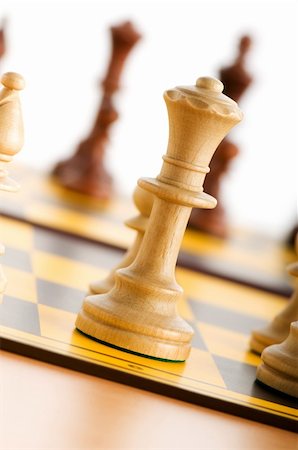 simsearch:400-04340597,k - Set of chess figures on the playing board Foto de stock - Super Valor sin royalties y Suscripción, Código: 400-04353325