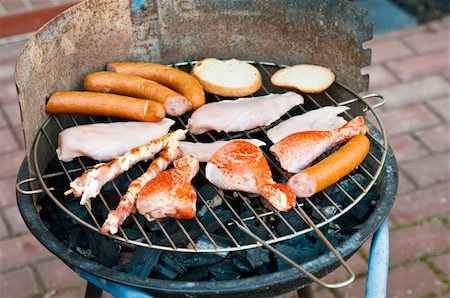 simsearch:400-04295184,k - barbecue grill Stock Photo - Budget Royalty-Free & Subscription, Code: 400-04353637