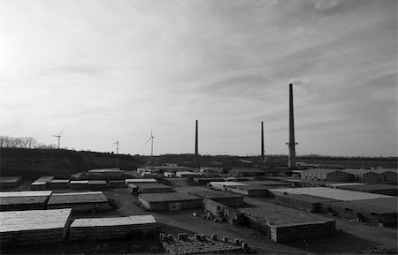 fumeuse - View of a huge factory with fuming chimneys Stock Photo - Budget Royalty-Free & Subscription, Code: 400-04353740