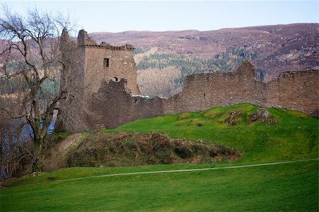 Urquhart Castle turret, found on the banks of Loch Ness in Scotland Foto de stock - Super Valor sin royalties y Suscripción, Código: 400-04365151