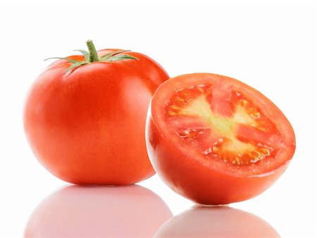 simsearch:400-04347888,k - Eine frische reife rote Fachwerk-Tomaten, isolated on White. Stockbilder - Microstock & Abonnement, Bildnummer: 400-04365465
