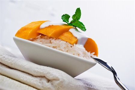 Thai Mango Sticky Sweet Rice Dessert (Khao Niaow Ma Muang) Stock Photo - Budget Royalty-Free & Subscription, Code: 400-04365734