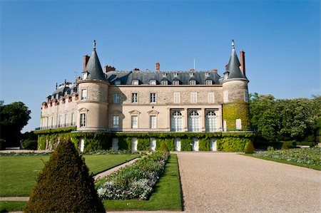 Picture taken in the park of the Rambouillet castle in France Stock Photo - Budget Royalty-Free & Subscription, Code: 400-04366500
