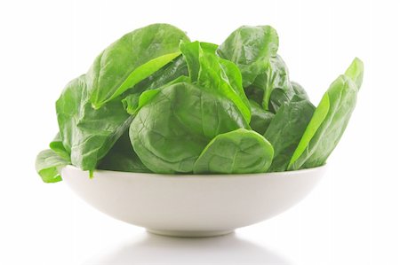simsearch:400-04879197,k - front view of fresh spinach in a white bowl Stock Photo - Budget Royalty-Free & Subscription, Code: 400-04367271