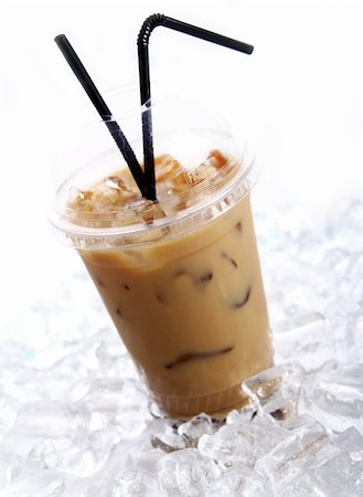 Cold coffee drink with ice Fotografie stock - Microstock e Abbonamento, Codice: 400-04368094