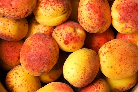 simsearch:400-04243170,k - Many colorful red apricots at the background Stock Photo - Budget Royalty-Free & Subscription, Code: 400-04369838