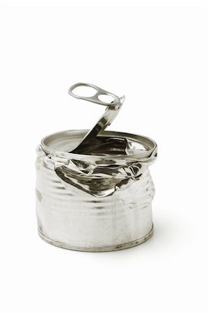 simsearch:614-02073306,k - Crushed open tin can on white background Foto de stock - Super Valor sin royalties y Suscripción, Código: 400-04360418