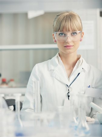 simsearch:400-05218769,k - doctor student  female researcher in chemistry bright labaratory Stock Photo - Budget Royalty-Free & Subscription, Code: 400-04361131