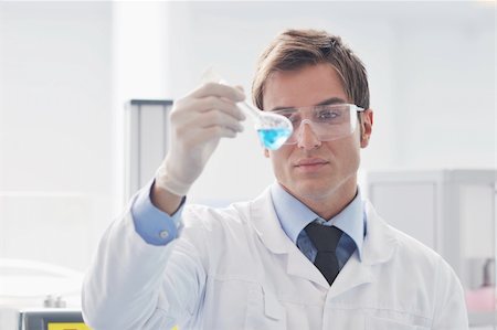 simsearch:600-02786789,k - research and  science doctor student  people  in bright laboratory representing chemistry education and medicine concept Stockbilder - Microstock & Abonnement, Bildnummer: 400-04362431