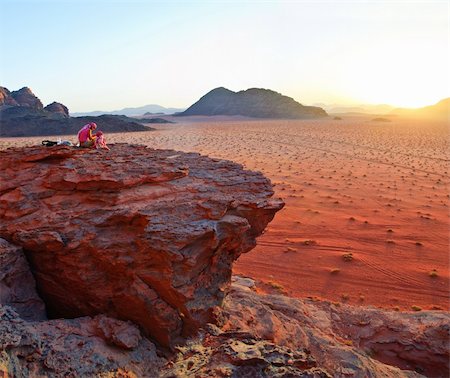 Sunset. Amazing view in desert in Vadi Ram Jordan. Panorama Photographie de stock - Aubaine LD & Abonnement, Code: 400-04374227