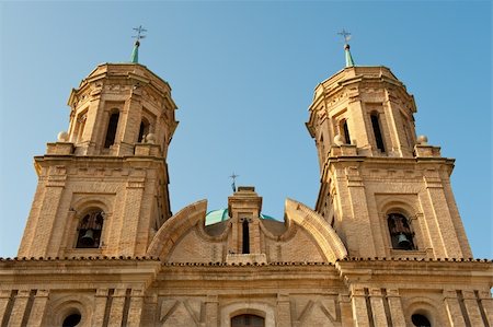 simsearch:400-05711418,k - Detail of a Typical Medieval Brick Catholic Church in Zaragoza, Spain Photographie de stock - Aubaine LD & Abonnement, Code: 400-04375106