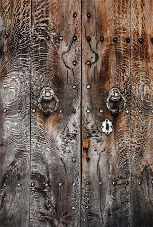 door lion - old door and lock in spain castle Stock Photo - Budget Royalty-Free & Subscription, Code: 400-04375167