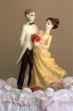 simsearch:400-04161888,k - Bride and Groom on Wedding Cake Fotografie stock - Microstock e Abbonamento, Codice: 400-04376174
