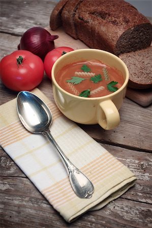 simsearch:400-06088770,k - bowl of homemade  tomato cream  soup Stock Photo - Budget Royalty-Free & Subscription, Code: 400-04376658