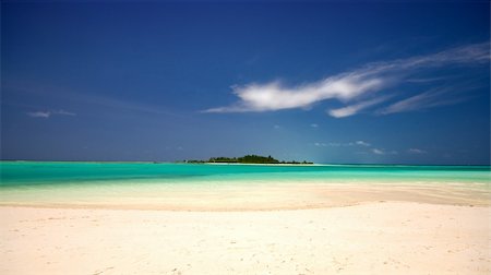 simsearch:400-04838949,k - view from a beach to a Tropical Island Photographie de stock - Aubaine LD & Abonnement, Code: 400-04378152
