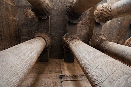 Columns at the Temple of Khnum in Esna with hieroglyphic carvings Stockbilder - Microstock & Abonnement, Bildnummer: 400-04378312