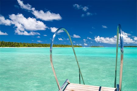 simsearch:400-04422556,k - ladder into the turquoise indian ocean Stockbilder - Microstock & Abonnement, Bildnummer: 400-04378496