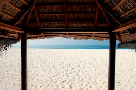 straw huts - view from a beach cabana on the maldives Stock Photo - Budget Royalty-Free & Subscription, Code: 400-04378501