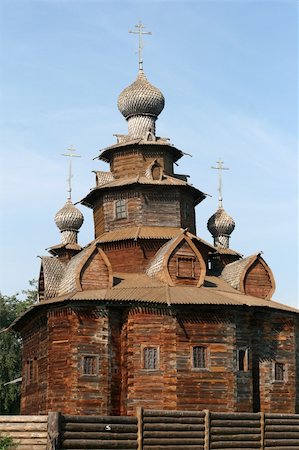 simsearch:400-06409424,k - Old wooden church in Suzdal Russia Foto de stock - Super Valor sin royalties y Suscripción, Código: 400-04379136