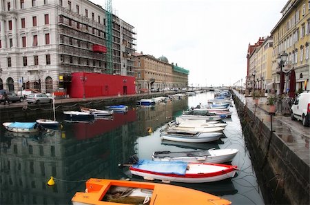 simsearch:400-04042153,k - Canal grande and Port in the city, Trieste, Italia Photographie de stock - Aubaine LD & Abonnement, Code: 400-04379239
