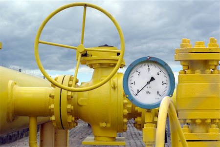 rig oil picture - installation from showing zero manometer Stock Photo - Budget Royalty-Free & Subscription, Code: 400-04379940