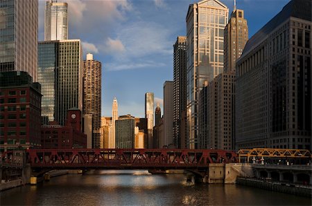 simsearch:400-04915874,k - Chicago downtown riverside view at night. Photographie de stock - Aubaine LD & Abonnement, Code: 400-04371503