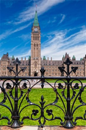 parliament of canada - Parliament Hill in Ottawa, Canada Stock Photo - Budget Royalty-Free & Subscription, Code: 400-04386932