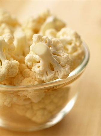 simsearch:400-06391712,k - close up of a bowl of cauliflower Photographie de stock - Aubaine LD & Abonnement, Code: 400-04387771