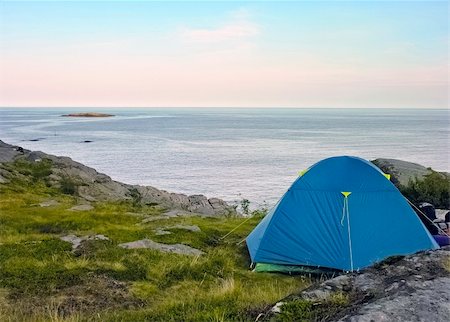 simsearch:400-05270904,k - Tent in a lofoten camping site on the sea Foto de stock - Royalty-Free Super Valor e Assinatura, Número: 400-04389695