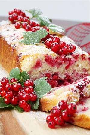 simsearch:400-04709493,k - Homemade sponge cake with fresh organic red currants and sugar icing Stock Photo - Budget Royalty-Free & Subscription, Code: 400-04380226