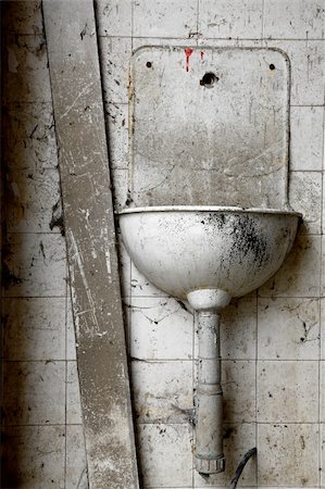 Old basin in an abandoned, ruined building Stock Photo - Budget Royalty-Free & Subscription, Code: 400-04380407