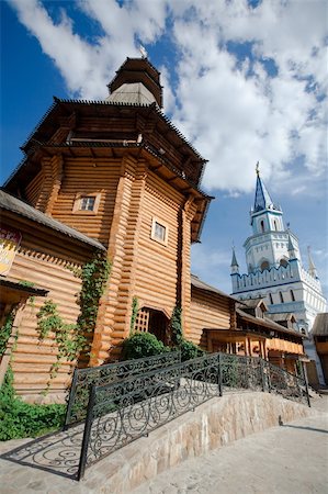 Russian orthodox wooden church in kremlin in Izmailovo (Moscow) Fotografie stock - Microstock e Abbonamento, Codice: 400-04380442