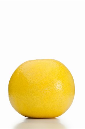 simsearch:400-05316300,k - Grapefruit on a white background Stock Photo - Budget Royalty-Free & Subscription, Code: 400-04383111