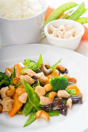 simsearch:400-05235964,k - fresh chicken and vegetables stir fried with cashew nuts,typical chinese dish Foto de stock - Super Valor sin royalties y Suscripción, Código: 400-04383206