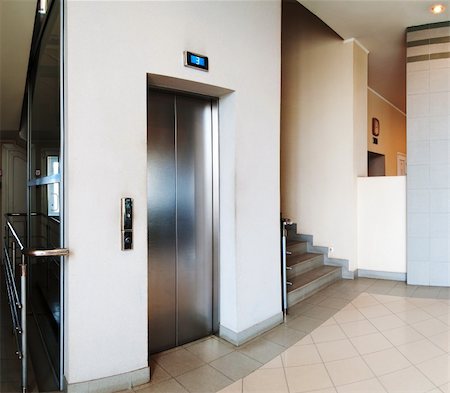 simsearch:400-04381385,k - Steel door of the elevator on the 3rd floor Foto de stock - Super Valor sin royalties y Suscripción, Código: 400-04394022