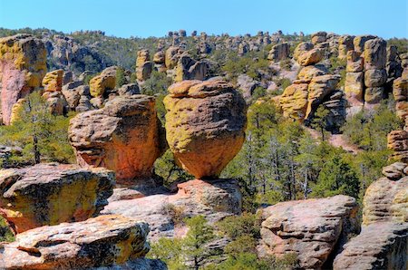 simsearch:400-05175536,k - Balanced Rocks Chiricahua National Monument in Southeast Arizona Fotografie stock - Microstock e Abbonamento, Codice: 400-04394227