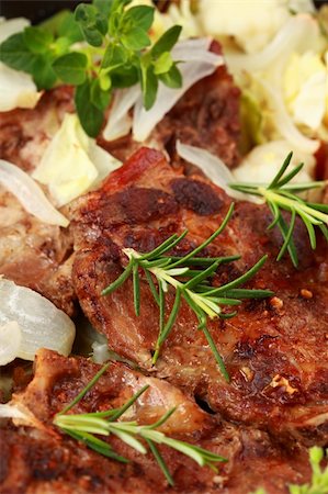 simsearch:400-06948611,k - Tasty roasted pork meat with cabbage and vegetable Stockbilder - Microstock & Abonnement, Bildnummer: 400-04396065