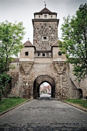 Medieval tower in Rothenburg ob der Tauber, Germany Foto de stock - Super Valor sin royalties y Suscripción, Código: 400-04396140