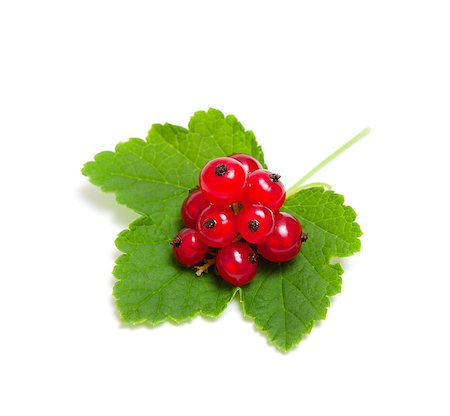 simsearch:400-08110532,k - bunch of red currant lies on a green leaf Stock Photo - Budget Royalty-Free & Subscription, Code: 400-04399316