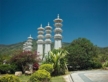 Buddhist Temple pagoda in Hainan buddism centr Photographie de stock - Aubaine LD & Abonnement, Code: 400-04399486