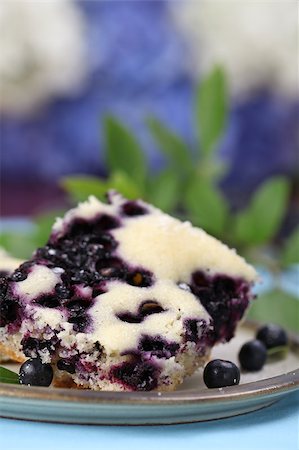 simsearch:400-04709493,k - Delicious homemade sponge cake with wild blueberries. Shallow DOF Stock Photo - Budget Royalty-Free & Subscription, Code: 400-04399997