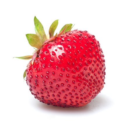 simsearch:400-06076486,k - red strawberry isolated on white Foto de stock - Royalty-Free Super Valor e Assinatura, Número: 400-04390016