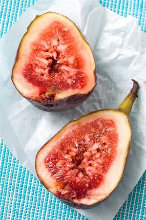 simsearch:400-04664561,k - Delicious, fresh and ripe fig halves. Studio shot. Stock Photo - Budget Royalty-Free & Subscription, Code: 400-04390654