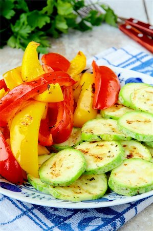simsearch:400-07479107,k - grilled vegetables - zucchini, pepper paprika on a plate Stock Photo - Budget Royalty-Free & Subscription, Code: 400-04393250