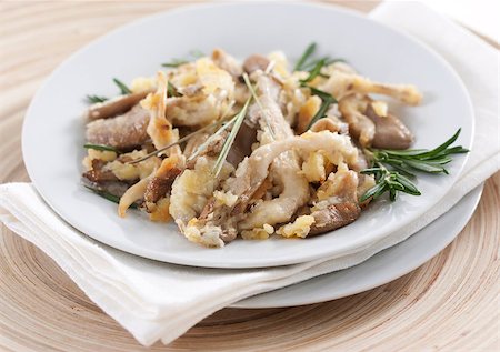 simsearch:400-04345345,k - Fried oyster mushrooms prepared with rosemary Photographie de stock - Aubaine LD & Abonnement, Code: 400-04406714