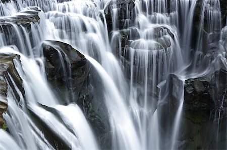 simsearch:400-04923181,k - waterfall Photographie de stock - Aubaine LD & Abonnement, Code: 400-04407727